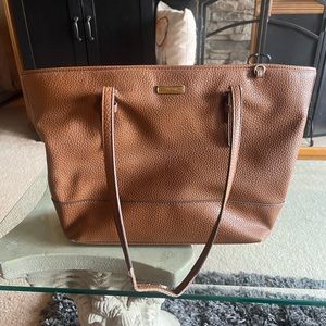 CAMEL COLORED NINE WEST TOTE BAG- LOTS OF COMPARTMENTS - USED W/ COSMETIC FLAWS